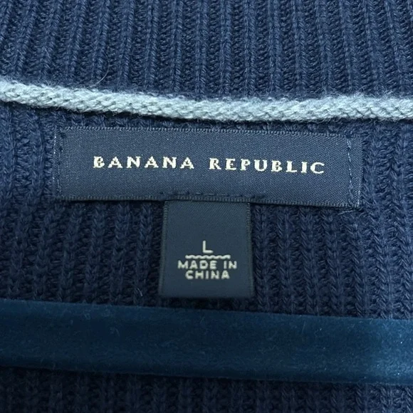 Banana Republic | Men's Navy V-Neck Sweater - Picture 3 of 5